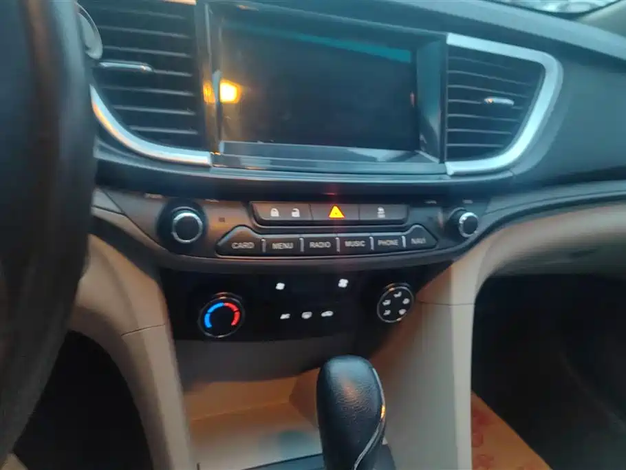 Buick Excelle 2015 — фото 13