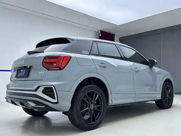 Audi Q2L 2023