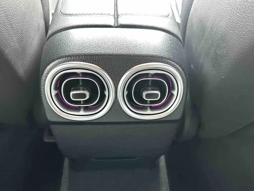 Mercedes-Benz C-Class 2022 — фото 9
