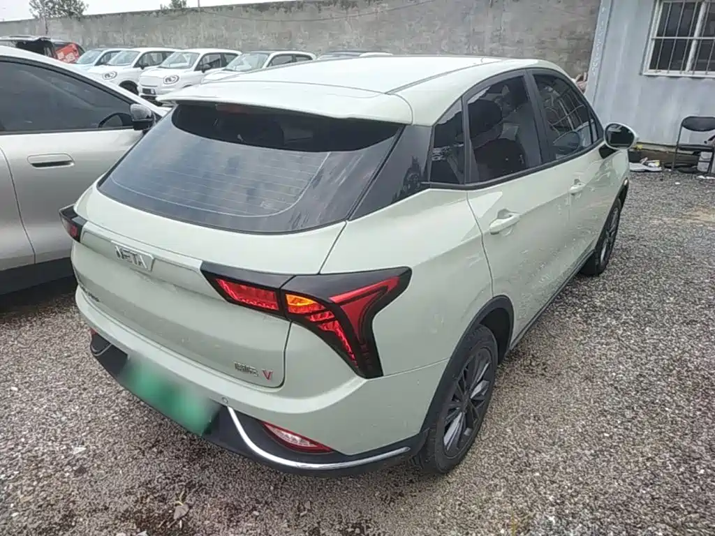 Neta V 2022