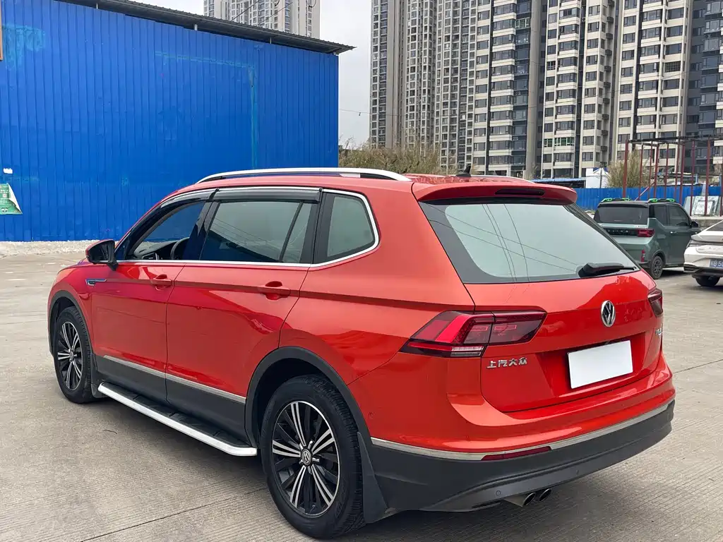 Volkswagen Tiguan L 2017 — фото 6