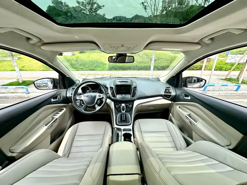 Ford Kuga 2014 — фото 33