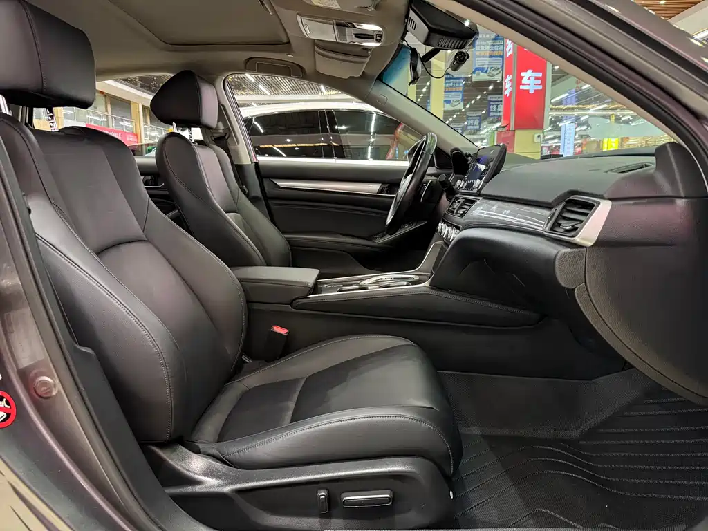 Honda Accord 2021 — фото 25