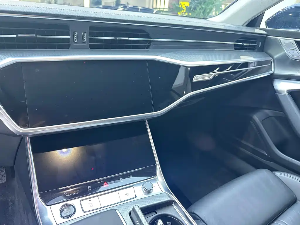 Audi A7 2022 — фото 13
