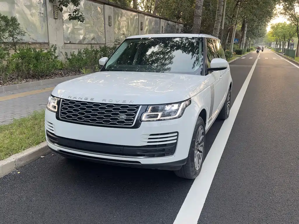 Land Rover Range Rover 2018 — фото 1