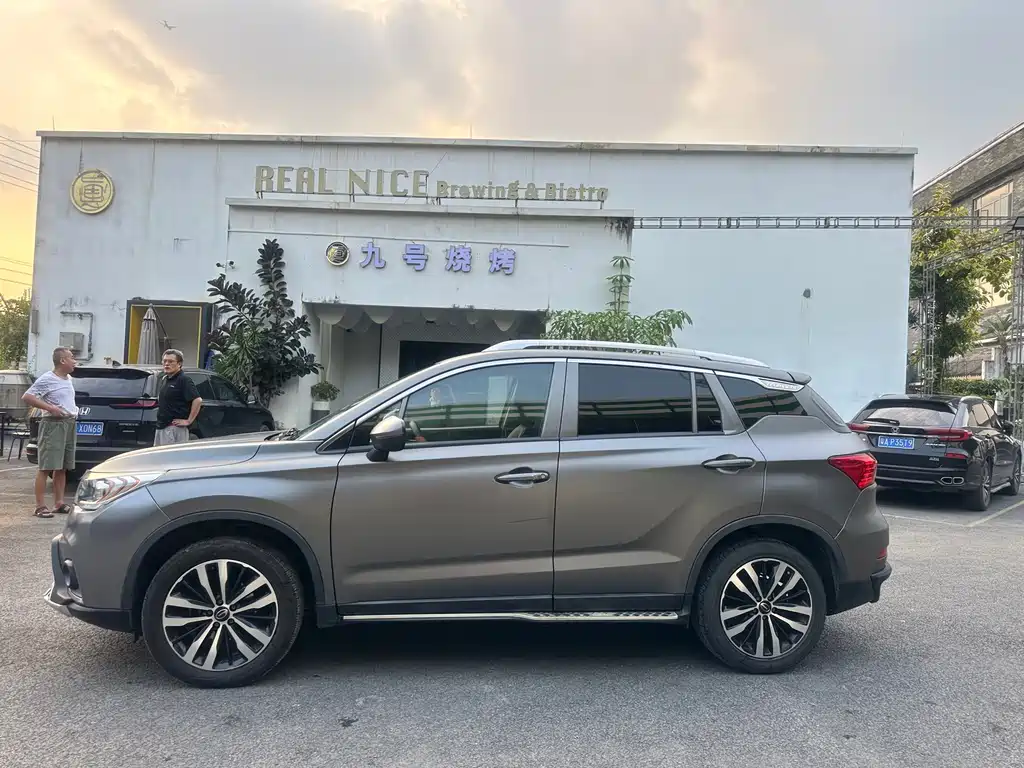 GAC Trumpchi GS4 2016 — фото 8
