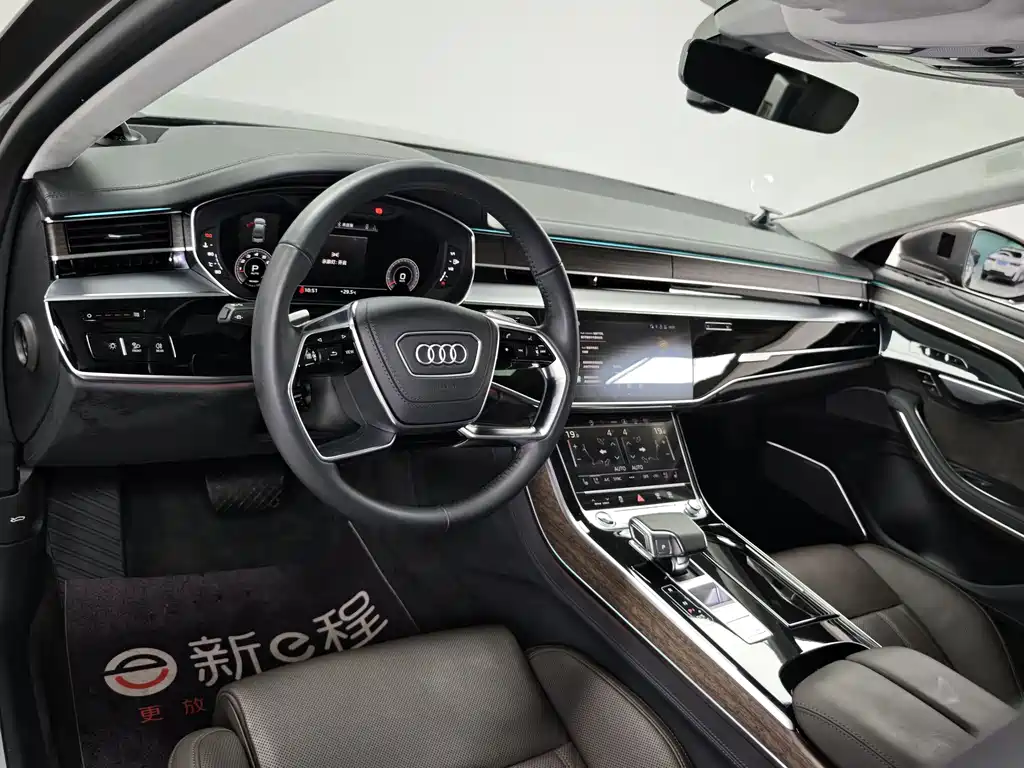 Audi A8 2021 — фото 16