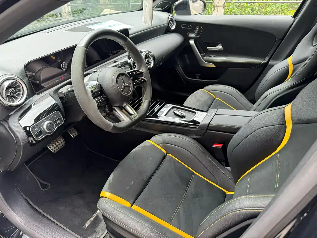 Mercedes-Benz A-Class AMG 2025 — фото 3