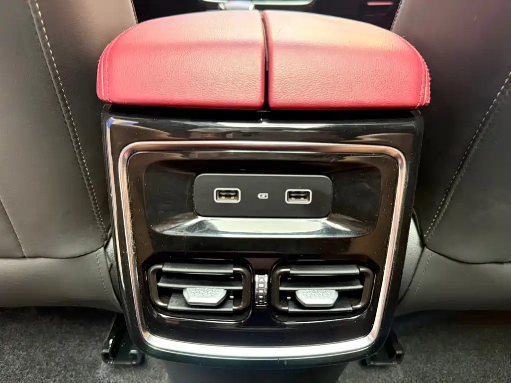 Jetour Jietu X70 PLUS 2023 — фото 20