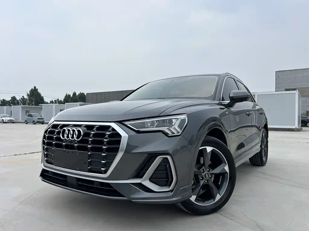 Audi Q3 2023 — фото 1