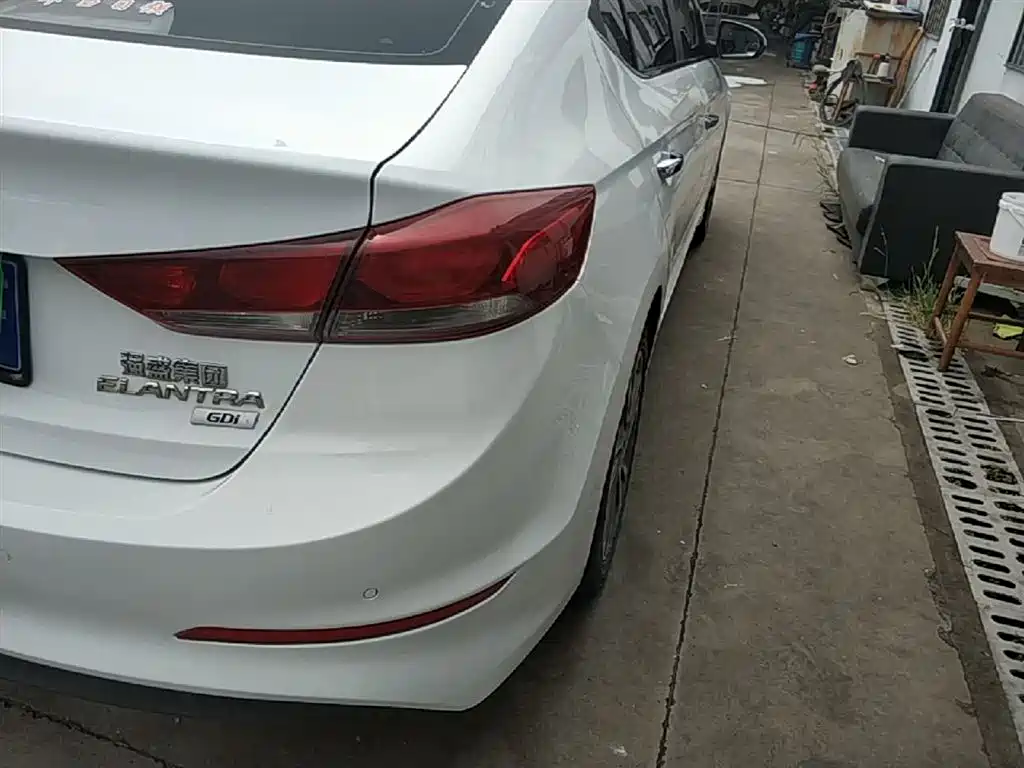Hyundai Elantra 2019 — фото 8