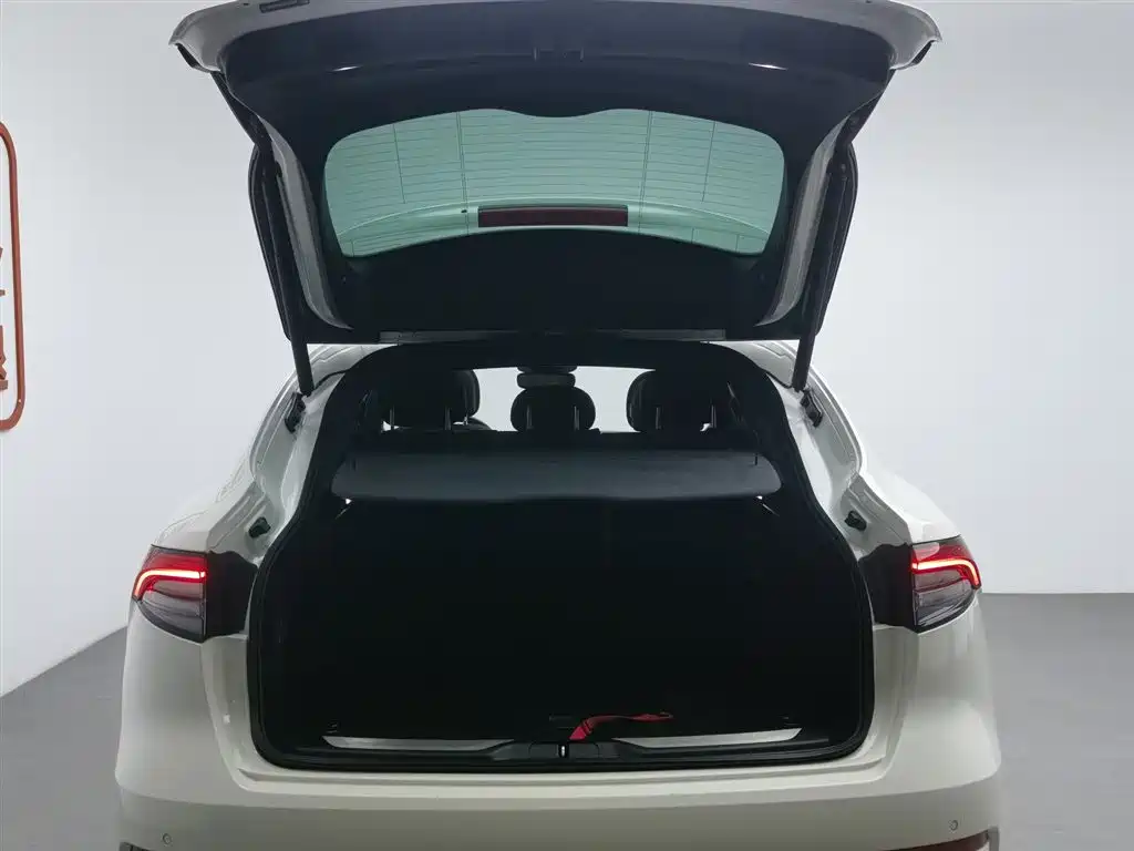 Maserati Levante 2022 — фото 16