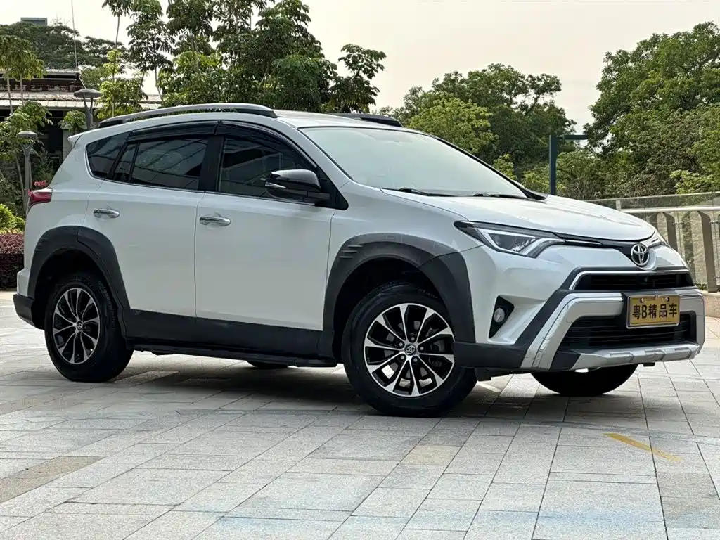 Toyota RAV4 2019 — фото 7