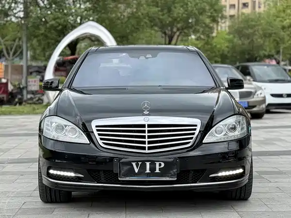 Mercedes-Benz S-Class 2012