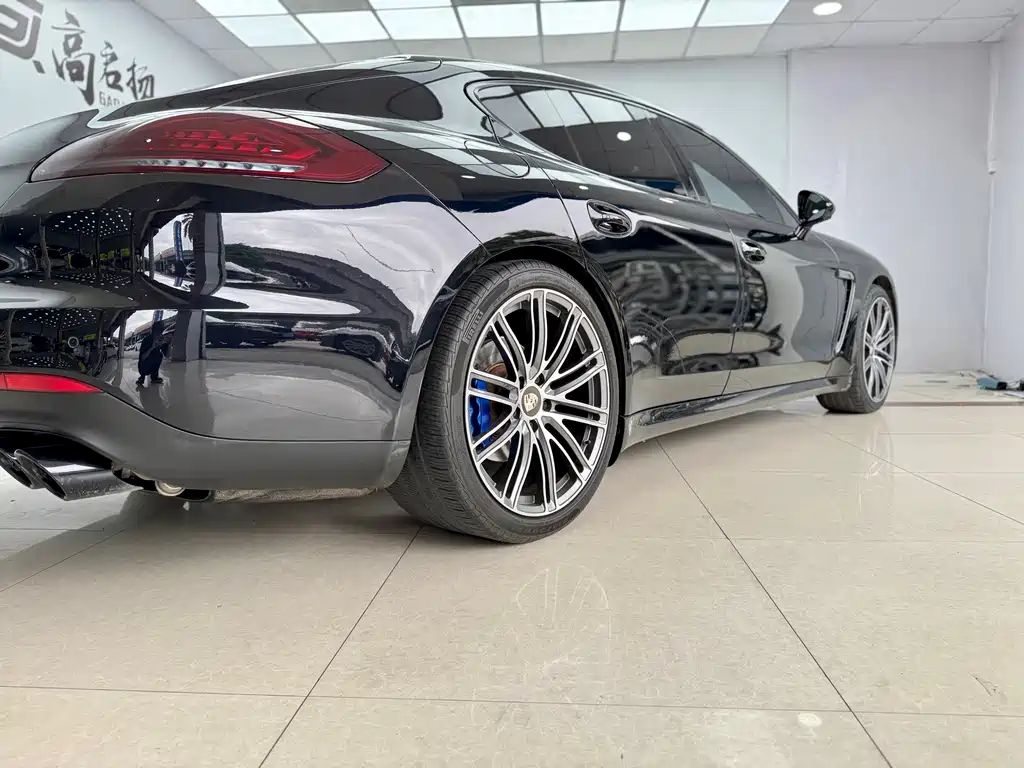 Porsche Panamera 2016 — фото 28