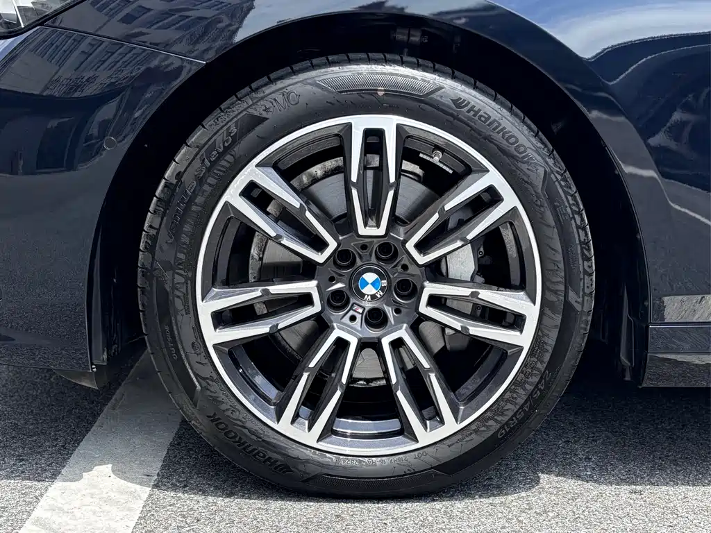 BMW 5 Series 2024