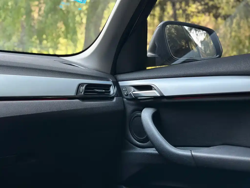 BMW X1 2017 — фото 15
