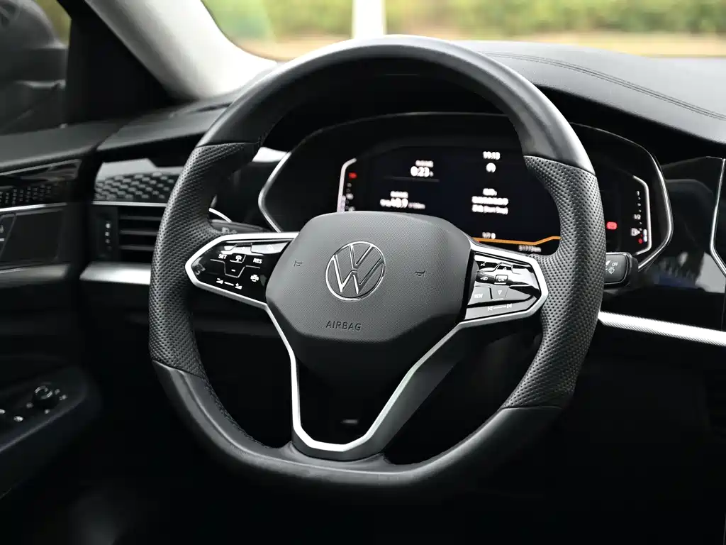 Volkswagen Passat 2024 — фото 12