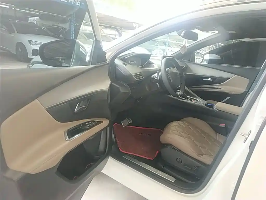 Peugeot 5008 2017 — фото 16