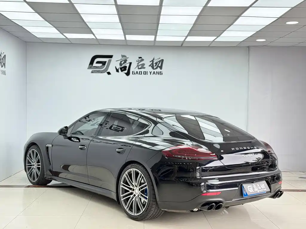 Porsche Panamera 2016 — фото 32