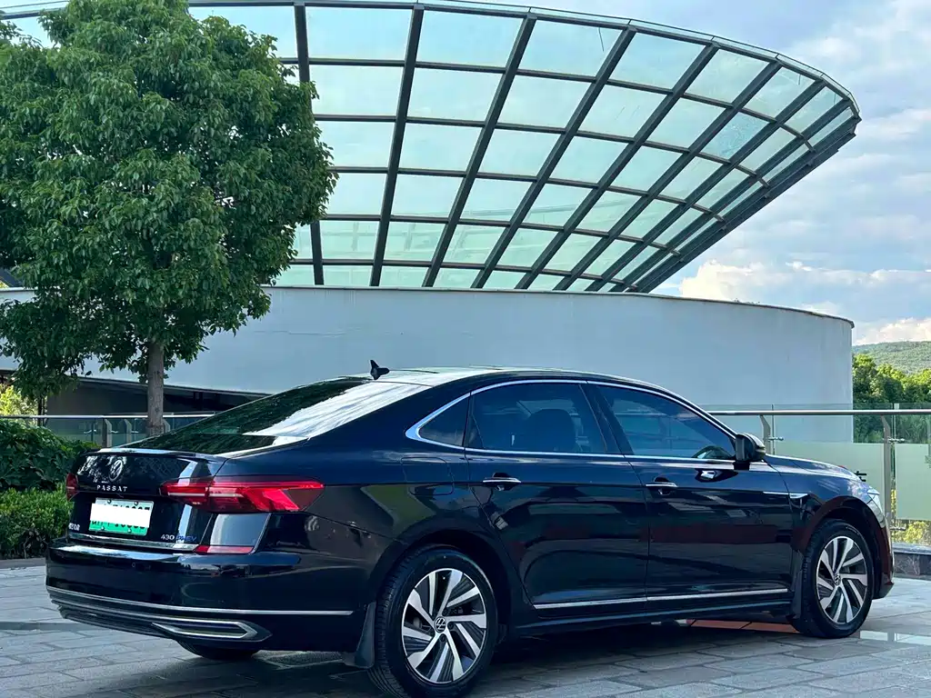Volkswagen Passat PHEV 2021 — фото 3