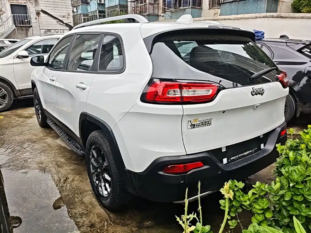 Jeep Cherokee 2018 — фото 5
