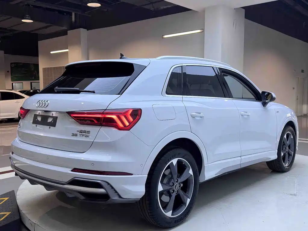 Audi Q3 2023 — фото 6
