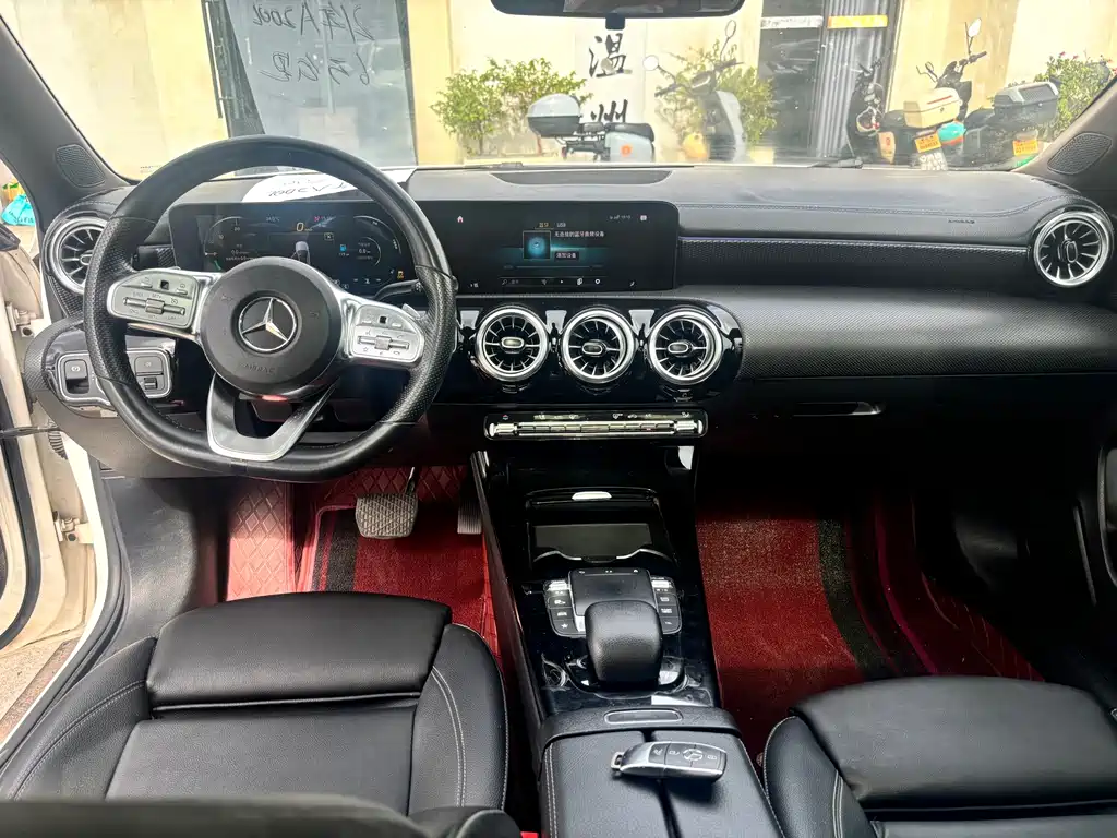Mercedes-Benz A-Class 2021 — фото 11