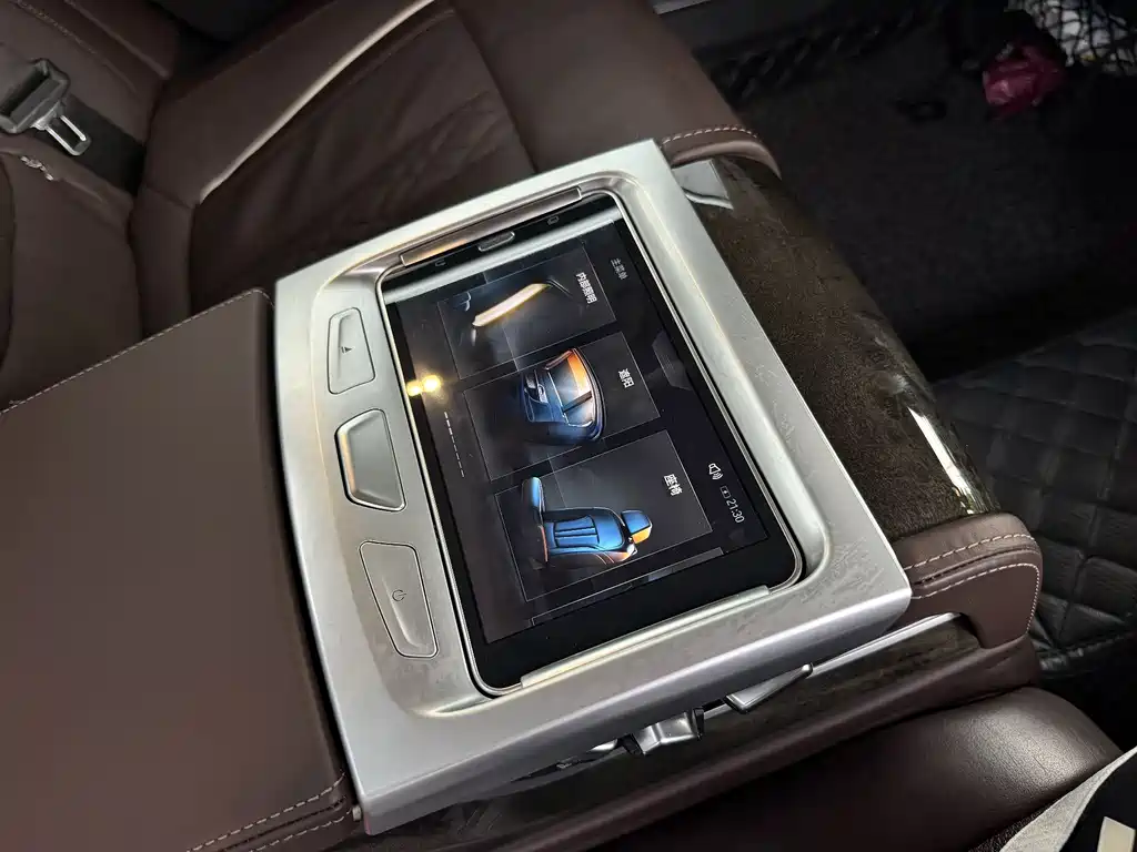 BMW 7 Series 2019 — фото 14