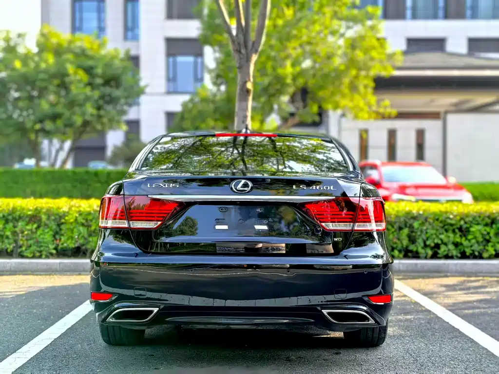 Lexus LS 2014 — фото 19