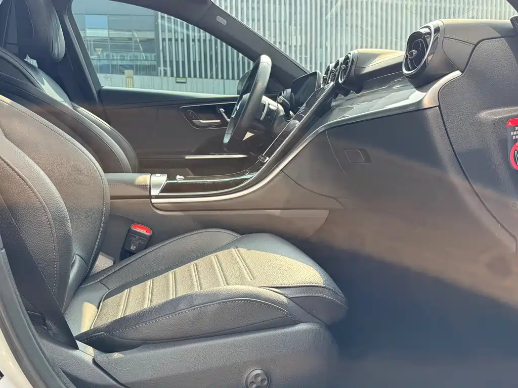 Mercedes-Benz C-Class 2023 — фото 11