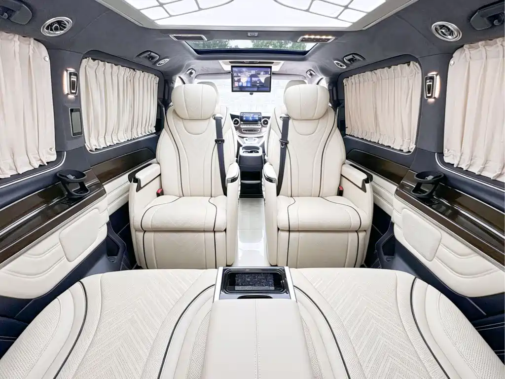 Mercedes-Benz V-Class 2021 — фото 10