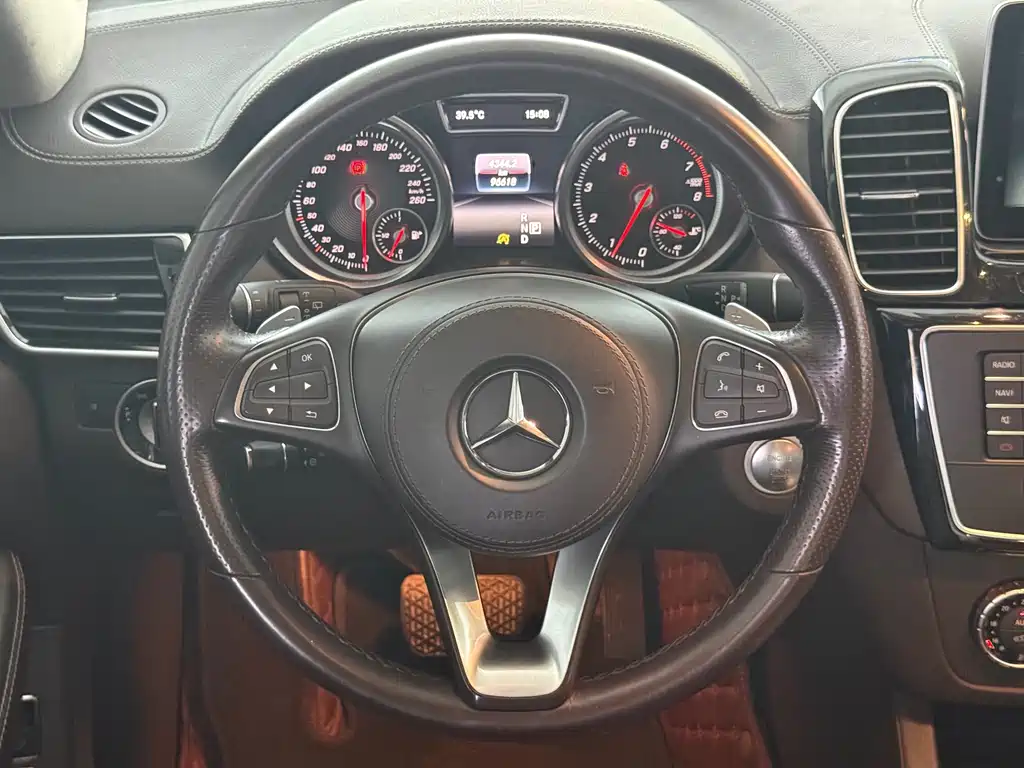 Mercedes-Benz GLS 2016 — фото 10