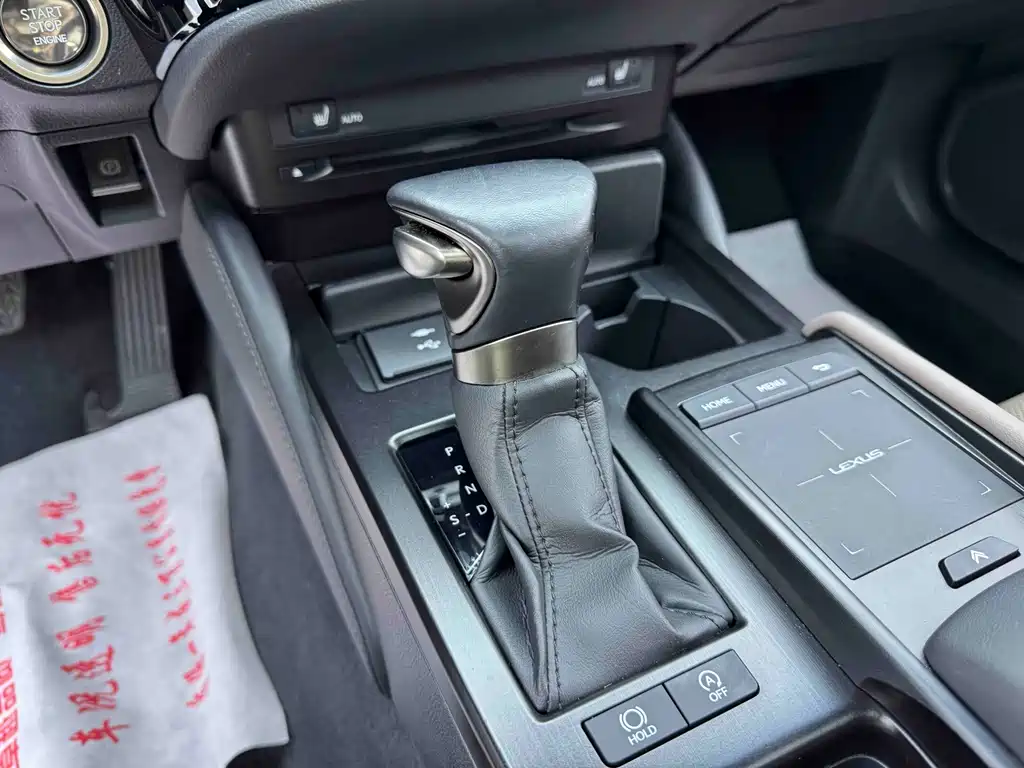 Lexus ES 2022 — фото 10