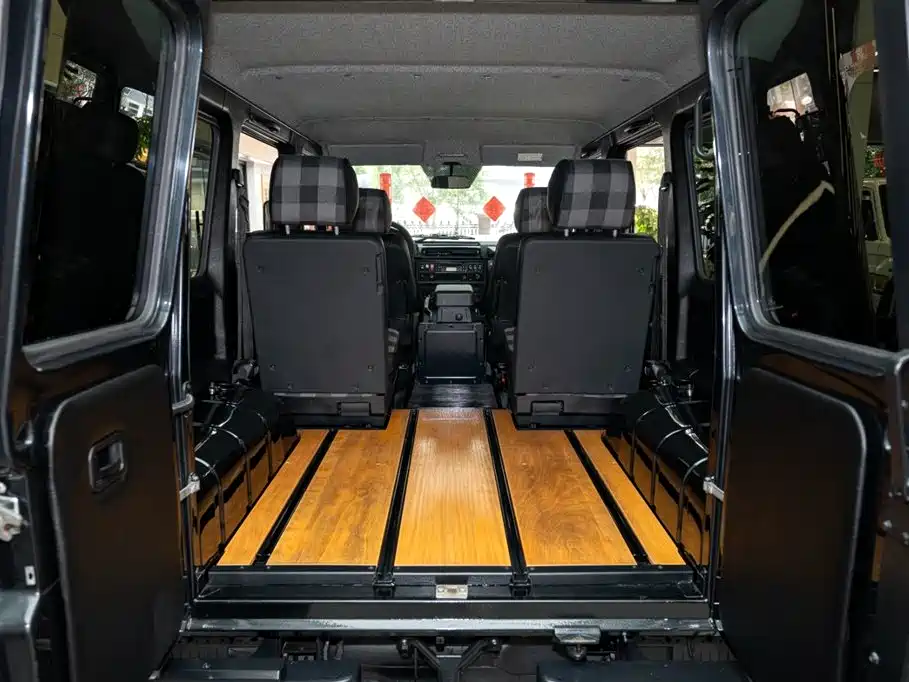 Mercedes-Benz G-Class 2012 — фото 17