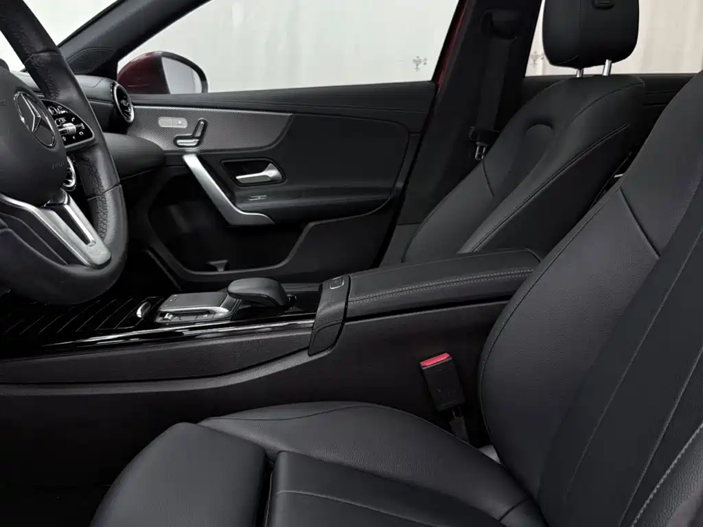 Mercedes-Benz A-Class 2022 — фото 10