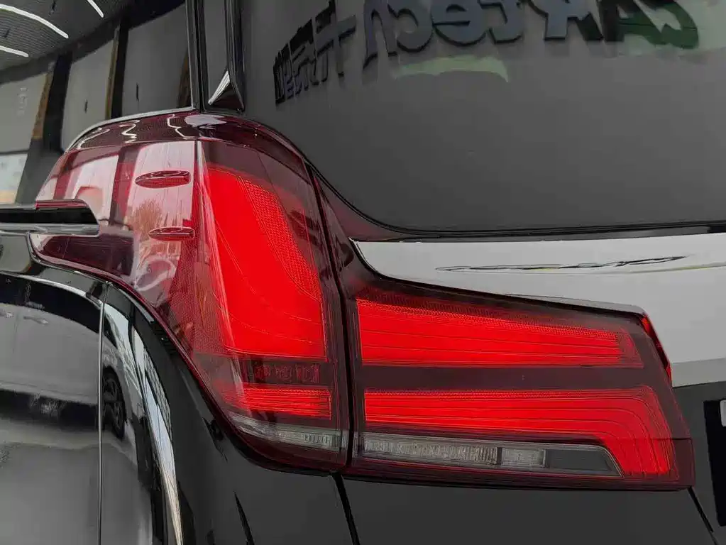 Toyota Alphard 2020 — фото 6