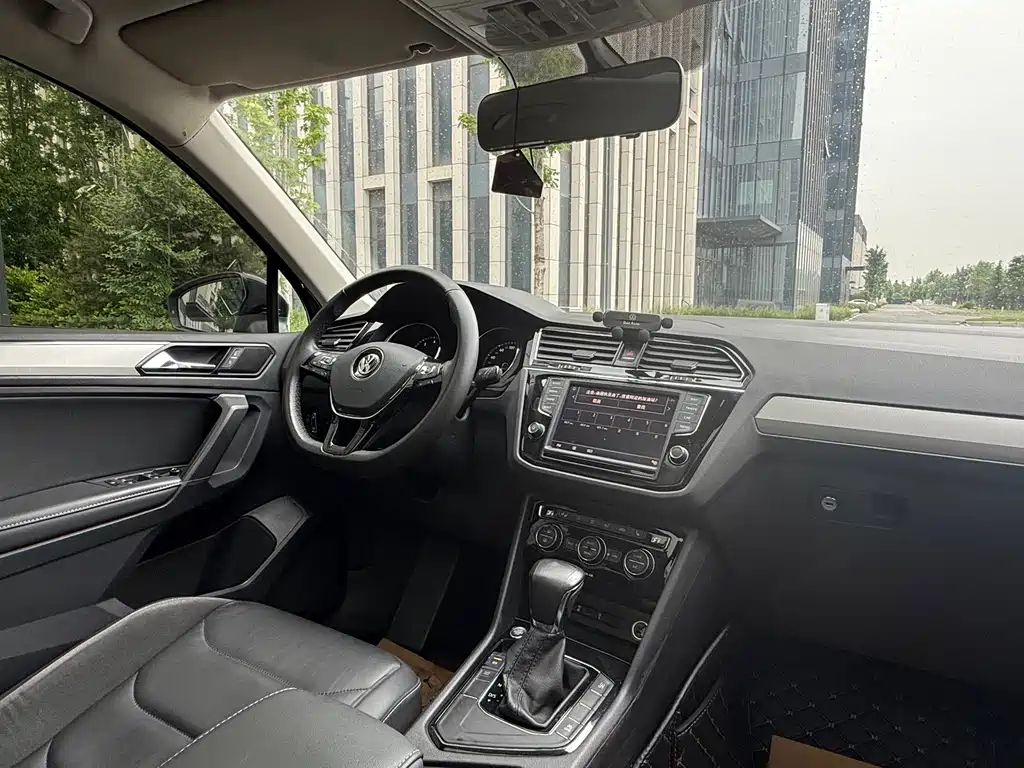 Volkswagen Tiguan L 2018 — фото 7