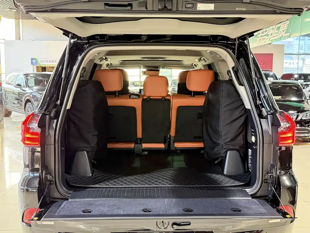 Lexus LX 2017 — фото 10