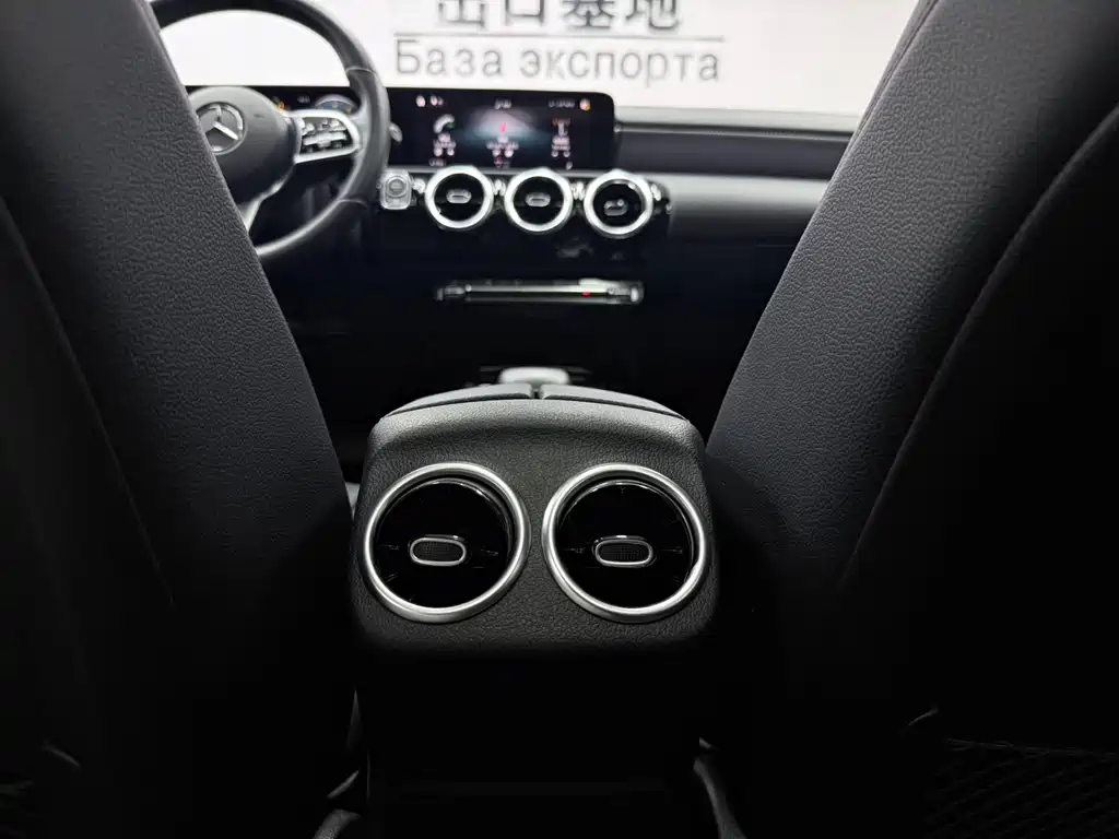 Mercedes-Benz A-Class 2022 — фото 15