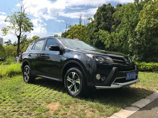 Toyota RAV4 2015