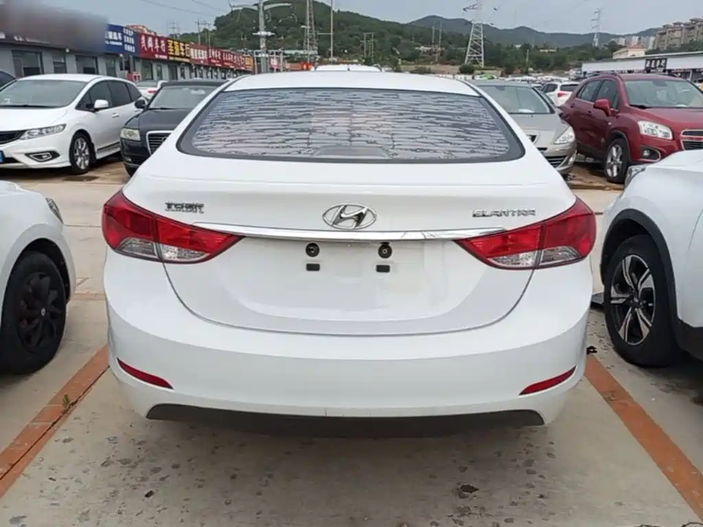 Hyundai Elantra 2016