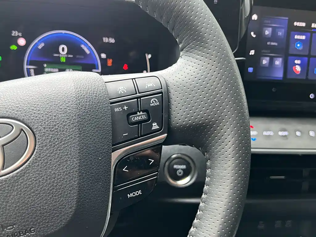Toyota Camry 2025 — фото 20