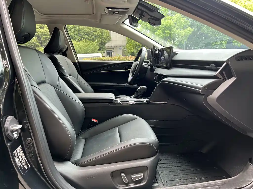Toyota Camry 2025 — фото 10