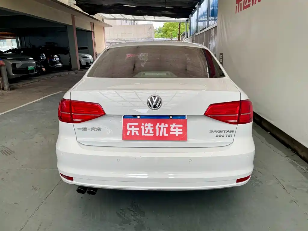 Volkswagen Sagitar 2018