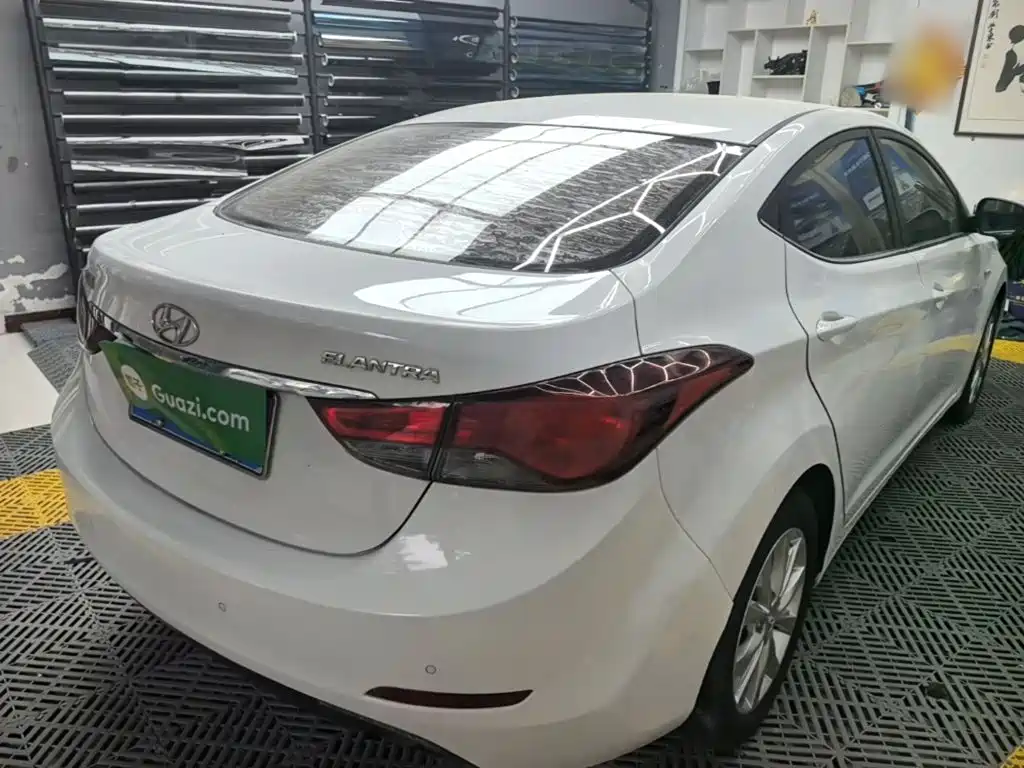 Hyundai Elantra 2016