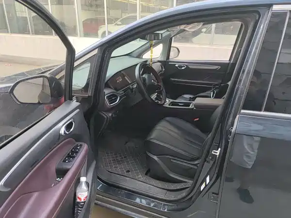 GAC Trumpchi M6 2022