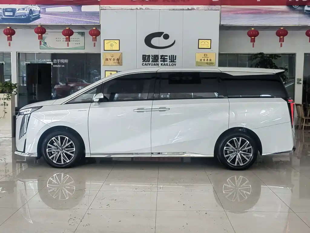 GAC Motor Trumpchi M8 2025 — фото 3