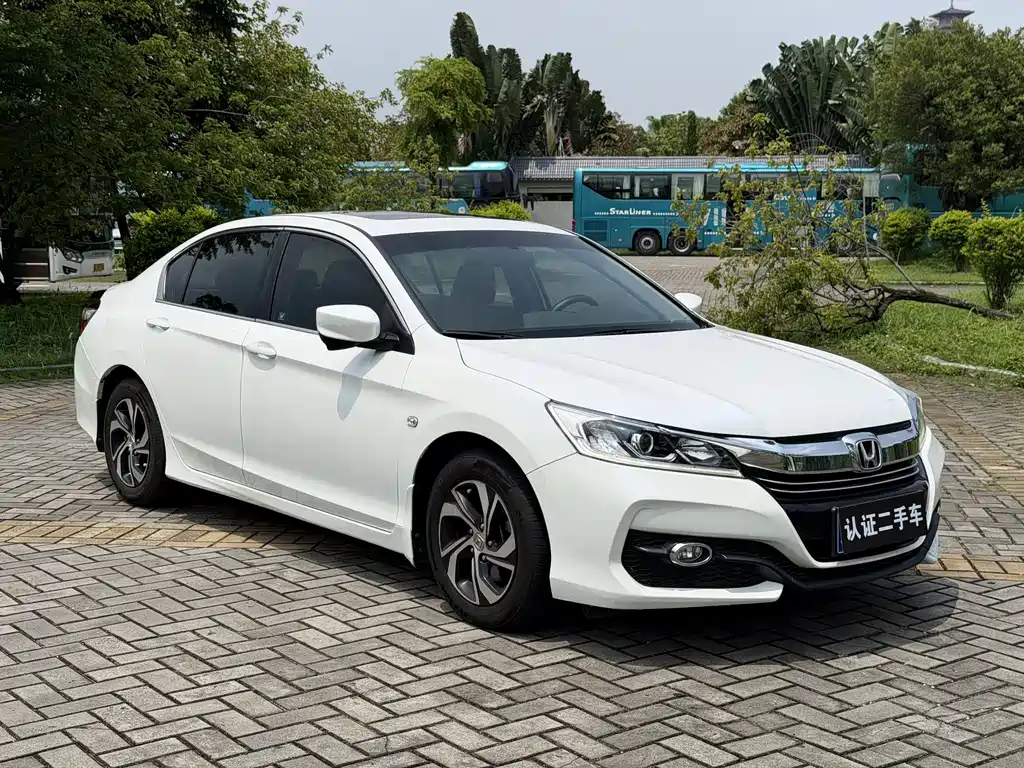 Honda Accord 2017 — фото 3