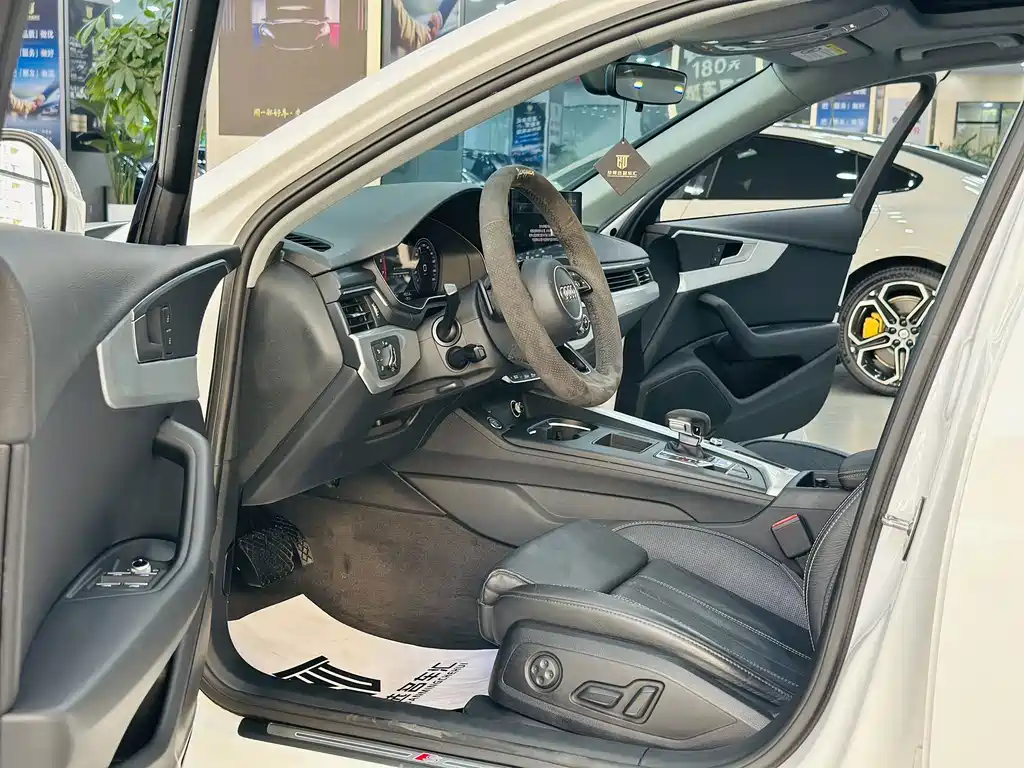 Audi A4L 2020